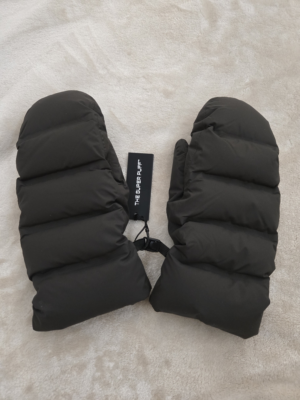 Black Premium Down Super Puff2O Mittens